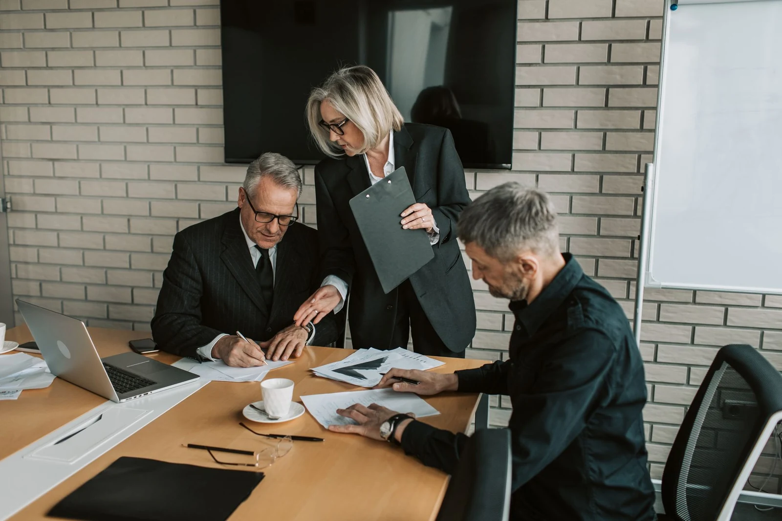 How a confidential executive search works